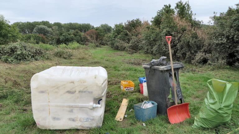 Opruimen naaktstrand Isabellagriend begonnen