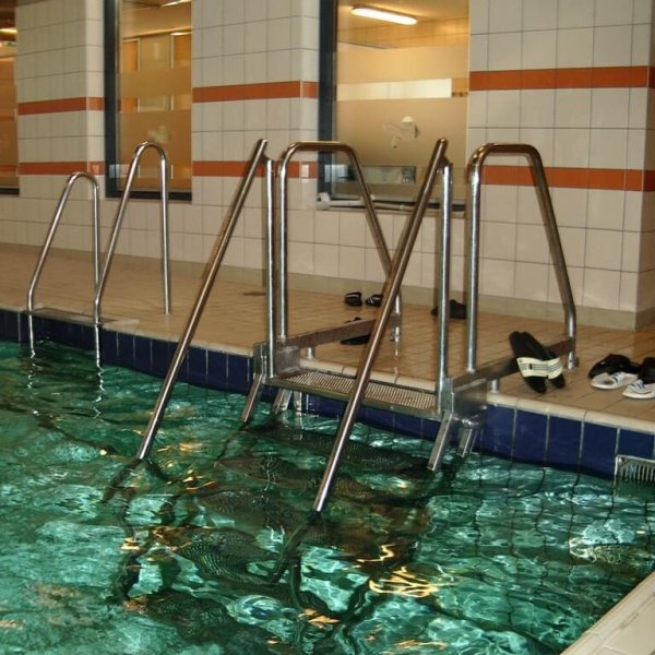 Naaktzwemmen zwemschool De Abeel BlootKompas!